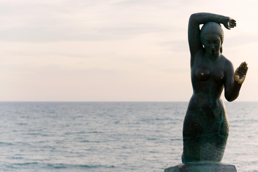 Quiet Center * Sitges